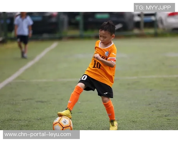 足球运动员袜子的选择与搭配技巧提升运动表现的秘密分析